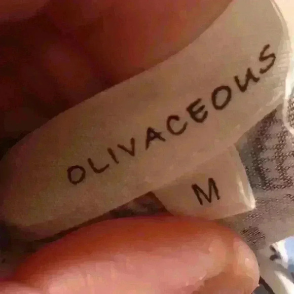 5/$25Olivaceous BLOUSE SLIDE SLITS Size medium FIRM$ - Picture 6 of 10